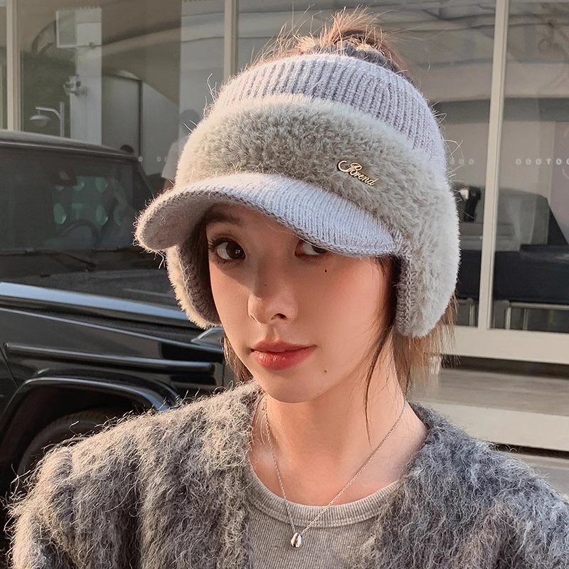 New Fashion Winter Warm Knitted Cap Baseball Hat with Visor for Women Windproof Ear Wing Outdoor Sports Ponytail Hat