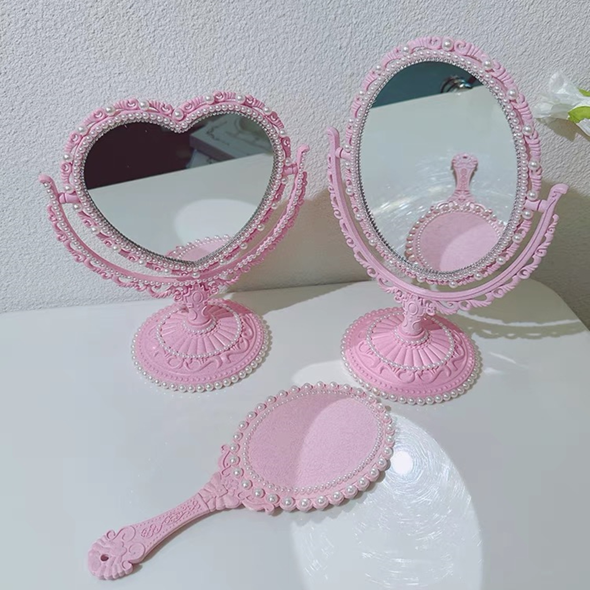 Simple Rotatable Makeup Mirror Heart Shaped Vanity Desktop Table Pink Travel Girl Gift