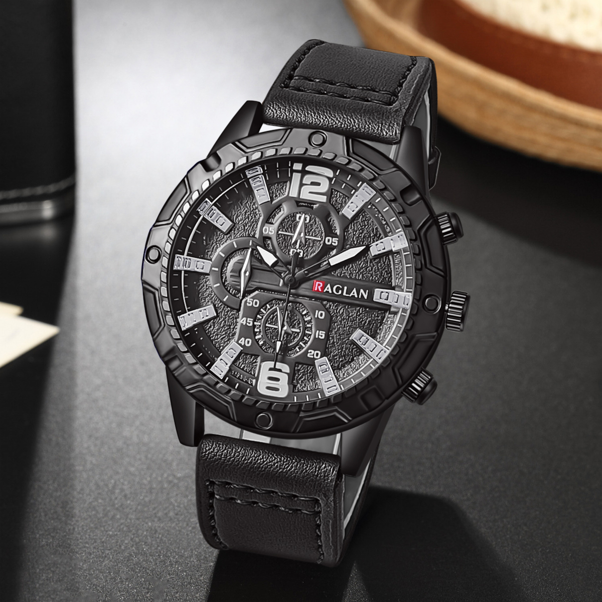 Stylish Men's Leather Strap Watch Fashion Wristwatch with Timeless Design