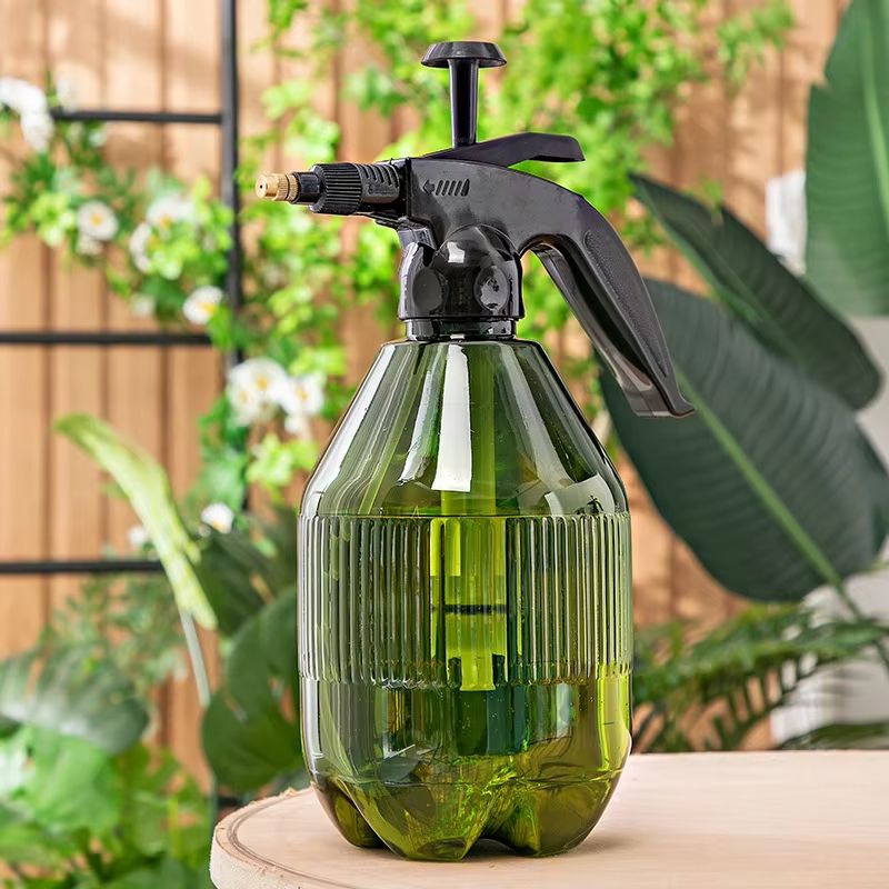 25 fl oz / 67.6 fl oz Multi-Function Pneumatic Spray Bottle Pressure Watering Can