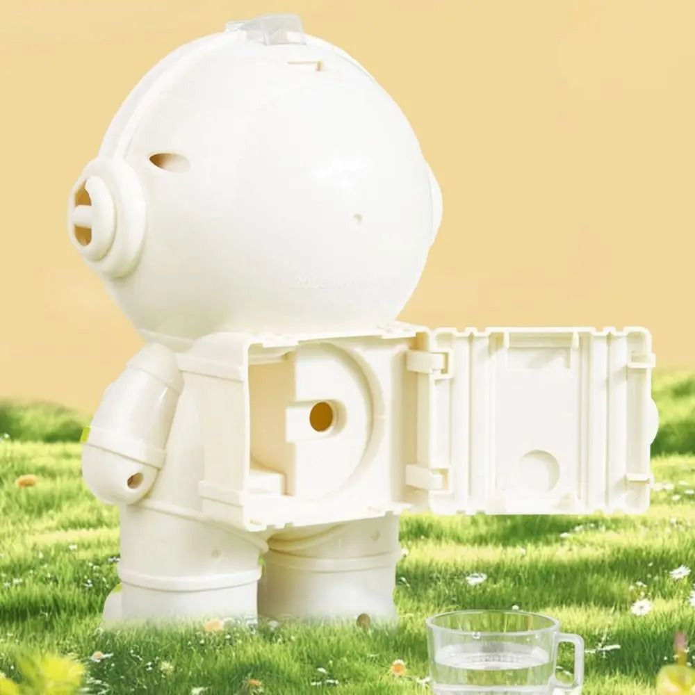 Astronaut Orbital Hydration Gallery | High-Fidelity 250ml Mini Dispenser & Professional Lunar-Aesthetic Tech