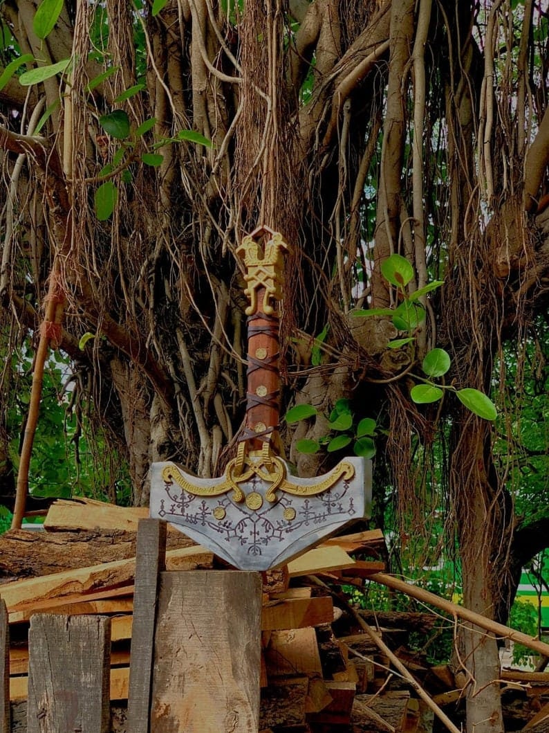 God Of War Ragnarok Mjolnir - Thor's Hammer Souvenir - God Of War Thor Hammer - Cosplay Thunder Hammer Replica - GOW Gif