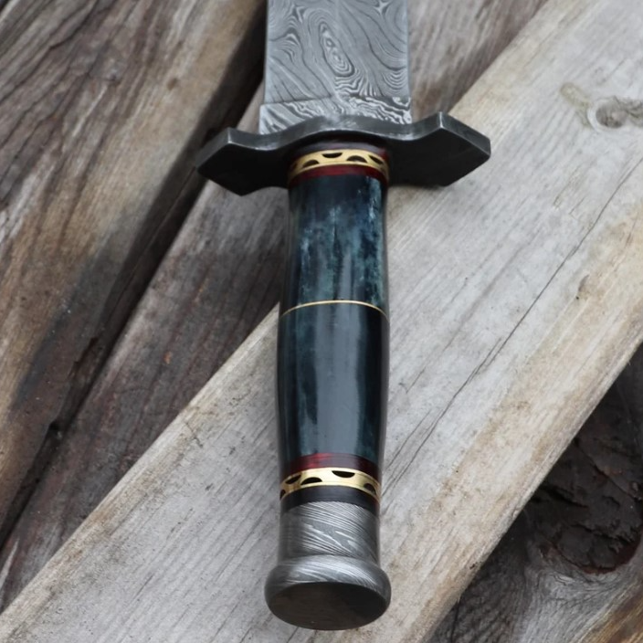 Army of the Dead Damascus Steel Dagger - Hand Forged Pattern Welded Steel Collectible Short Sword with Camel Bone Handle