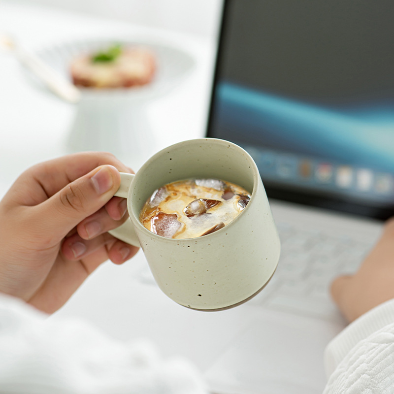 Modern Design White Small Frosted Ceramic Tumblers, Unglazed Base Speckled Coffee Mug With Handle