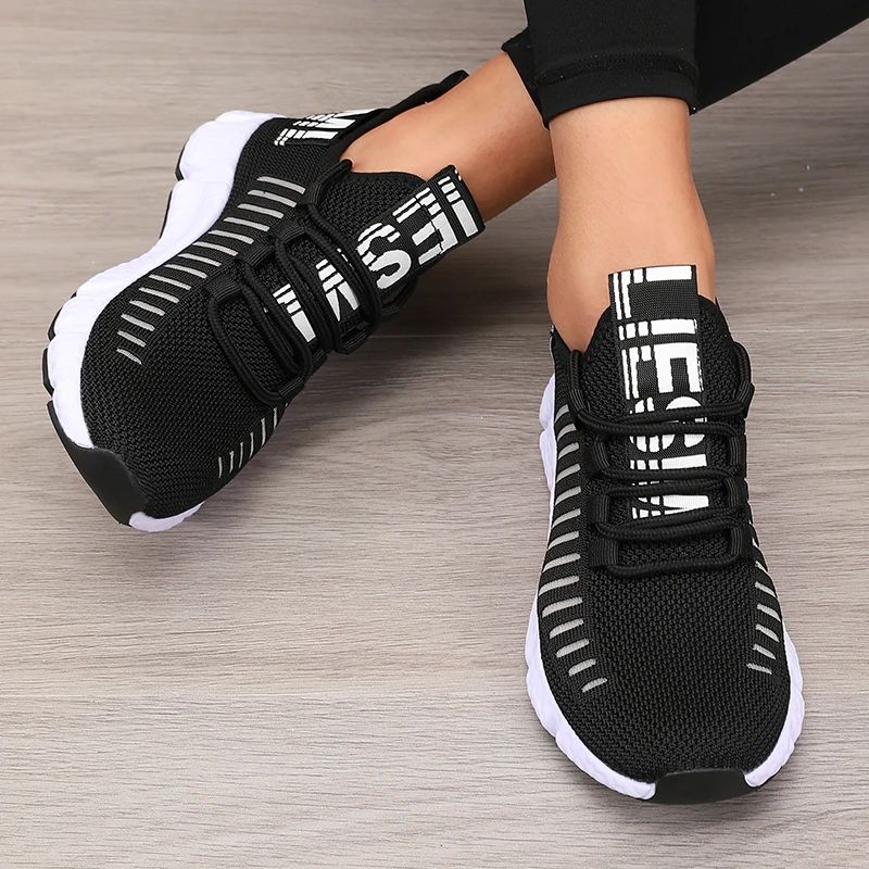 Lightweight Breathable Mesh Sports Walking Shoes