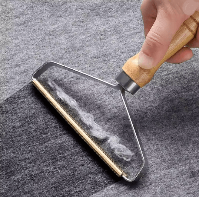 Portable Manual Lint Remover Pet Hair Brush for Clothes and Sofa
