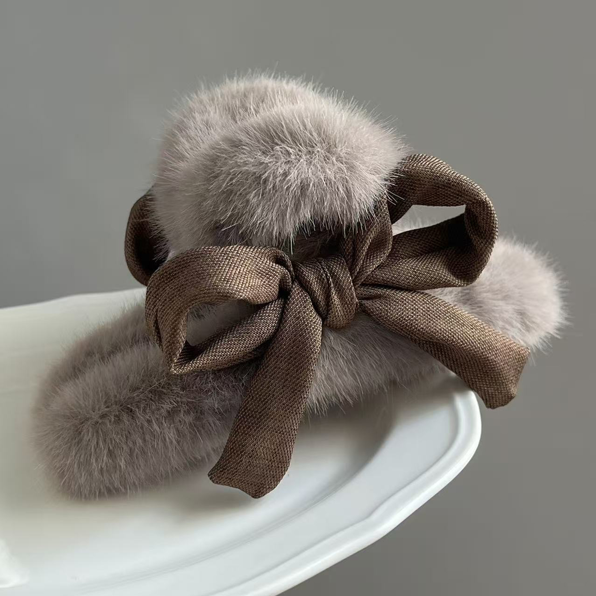 Autumn/Winter Fashion Rabbit Fur Bow Hair Clip, Women's Large Plush Shark Clip Hairpin Back Head