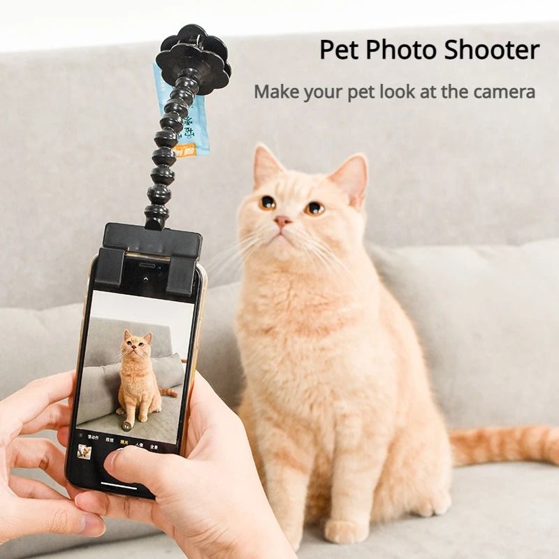 Pet Photo Clip Camera Attachment for Cats and Dogs – Adjustable Selfie Tool for Perfect Pet Pictures