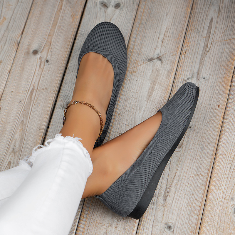 Spring Women's Flat Shoes new Knitting Sock Sneakers Breathable Slip on Female Rpound Toe Loafers 36-43 Plus Size Light Shoes