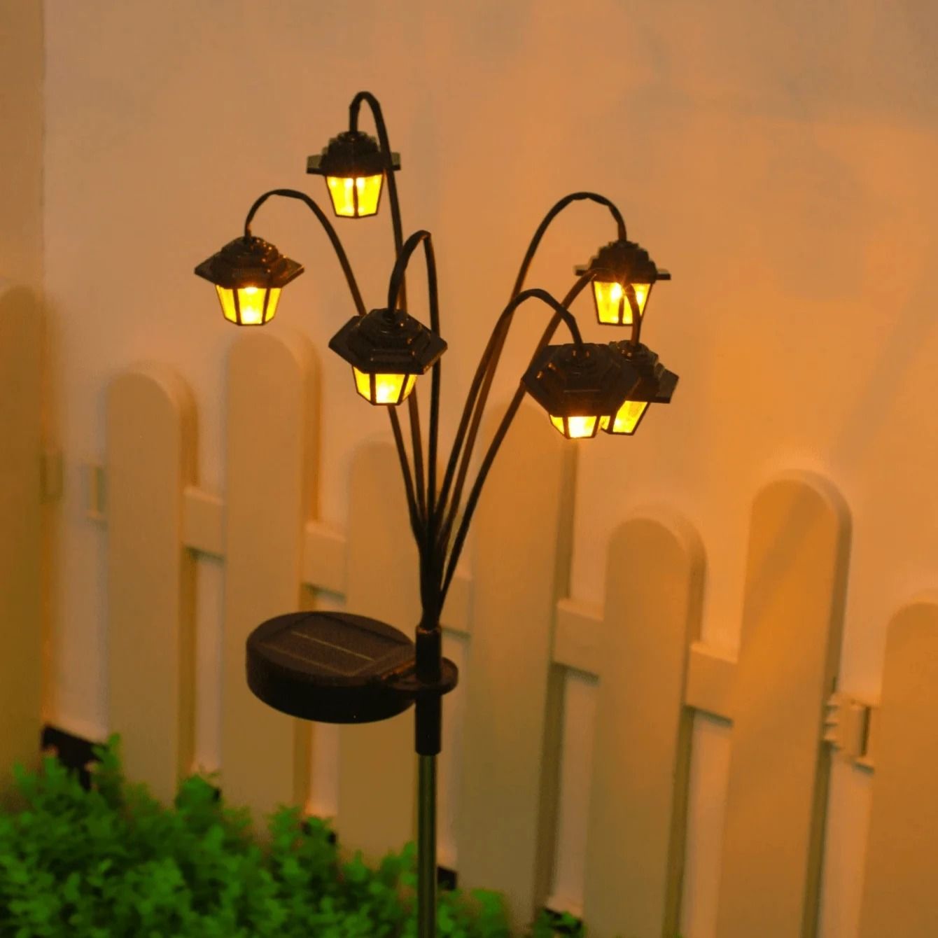 Retro Street Lamp Solar Garden Light
