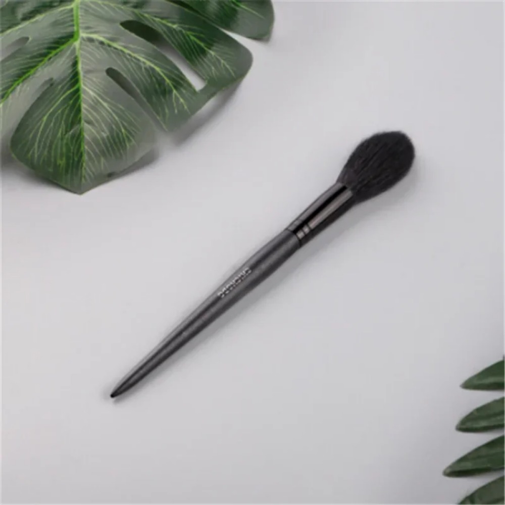 Professional Goat Hair Makeup Highlighter Brush, Long Handle Blending Brush, Blush and Concealer Beauty Tools