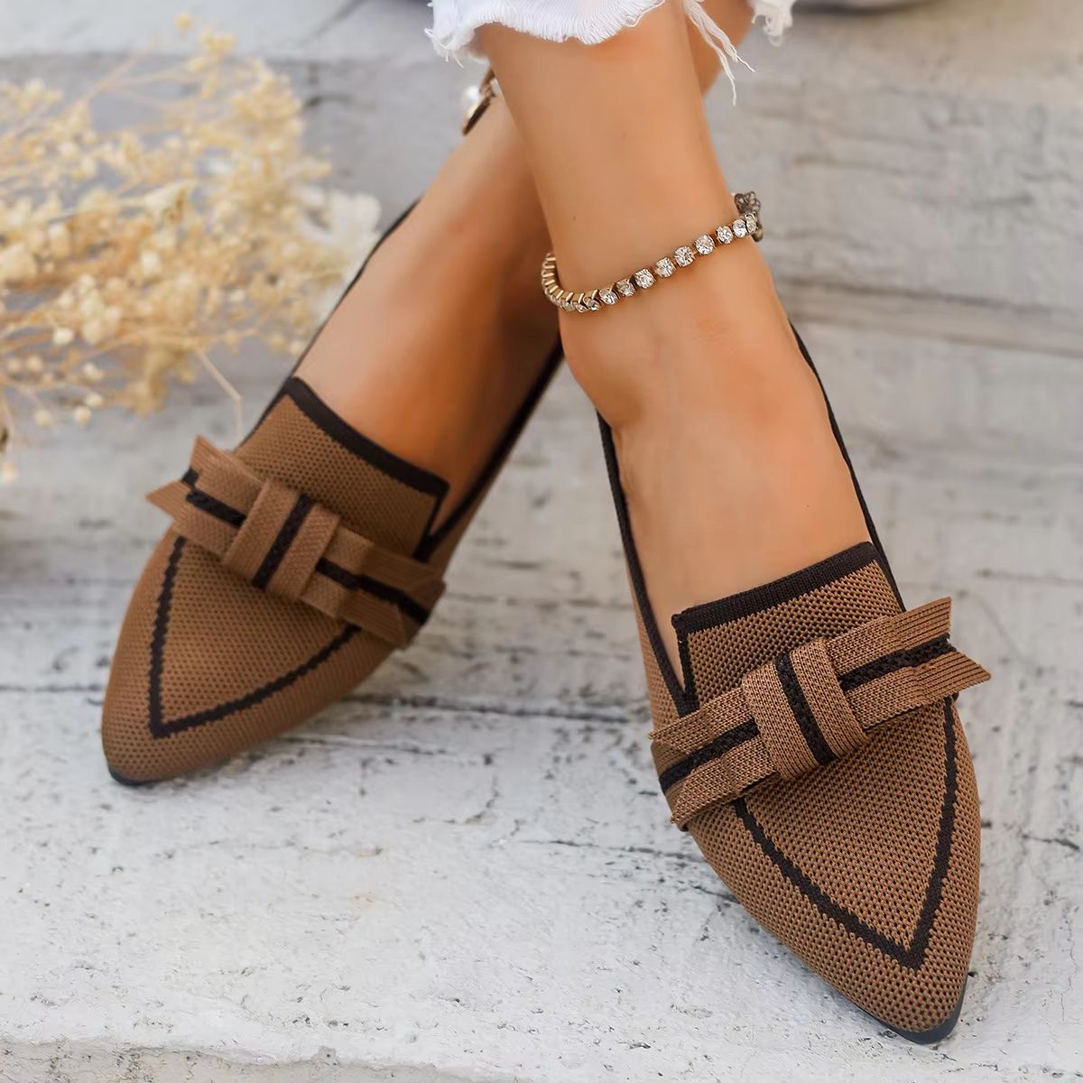 Women's Knitted Flats – Breathable Slip On Walking Shoes with Comfortable Pointed Toe Design