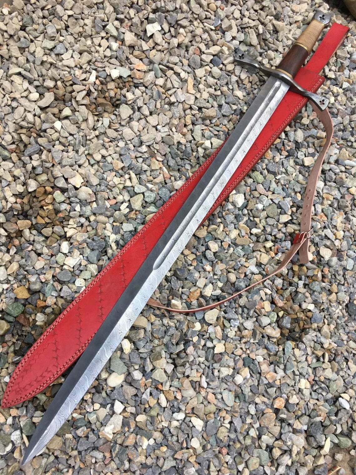 BEAUTIFUL CUSTOM HANDMADE 36.0 inches DAMASCUS STEEL HUNTING SWORD WITH SHEATH