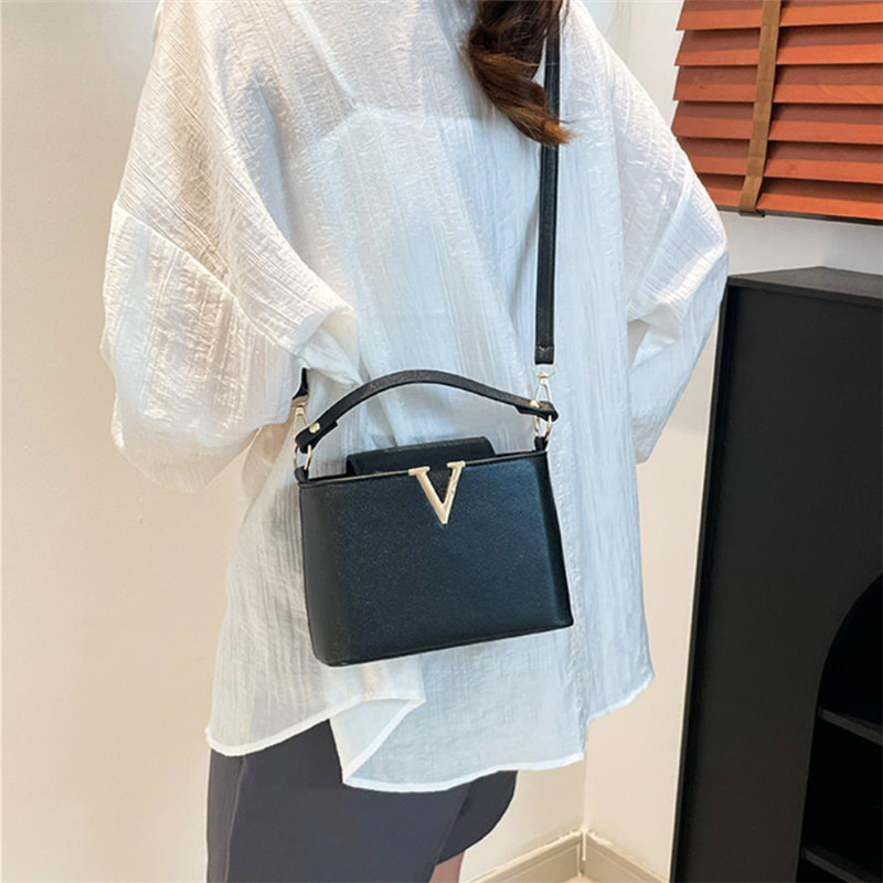 Luxury Womens Tote Bag Chic V Shaped Stylish PU Leather Bucket Bag Top Cover Handbag Women Shoulder Crossbody Bags