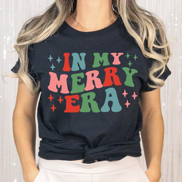 Retro Merry Era Christmas Shirt | Womens Vintage Holiday Tee Cute Aesthetic Christmas Graphic Top
