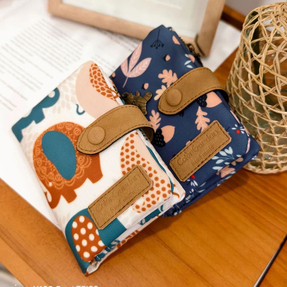 Everyday womens short wallet with Hasp Closure, large capacity wallet Coin & Card Organizer