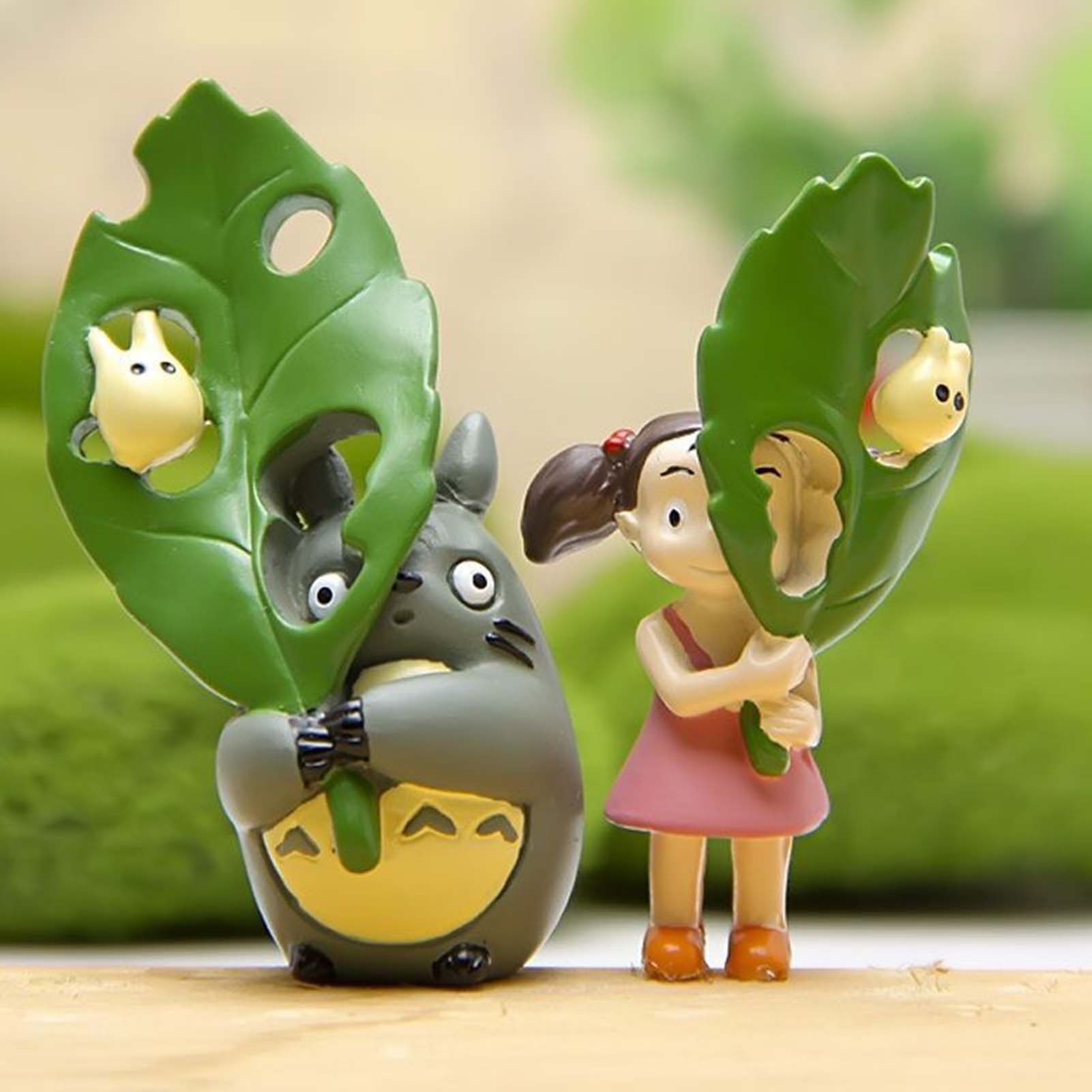 Totoro Leaf Figurine Cute Anime Desk Decor Mini Totoro Statue for Home & Office
