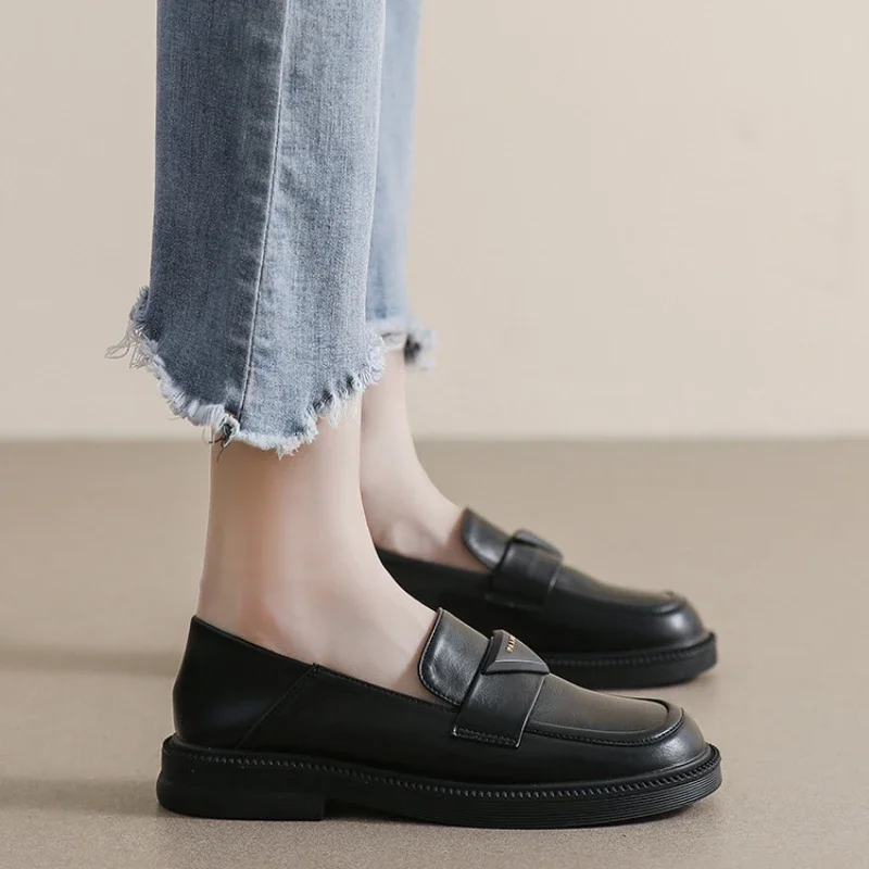 Black Women's Leather Loafers, Mid Heel, British Style Casual Shoes for Spring, Office & Banquet Wear Fashion Design