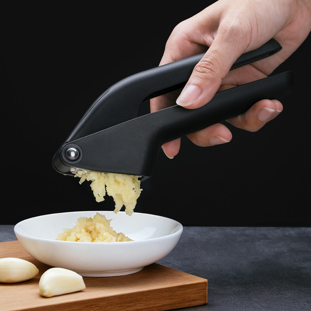 Detachable Press Metal Garlic Mincer Crusher Easy to Clean Kitchen Tool