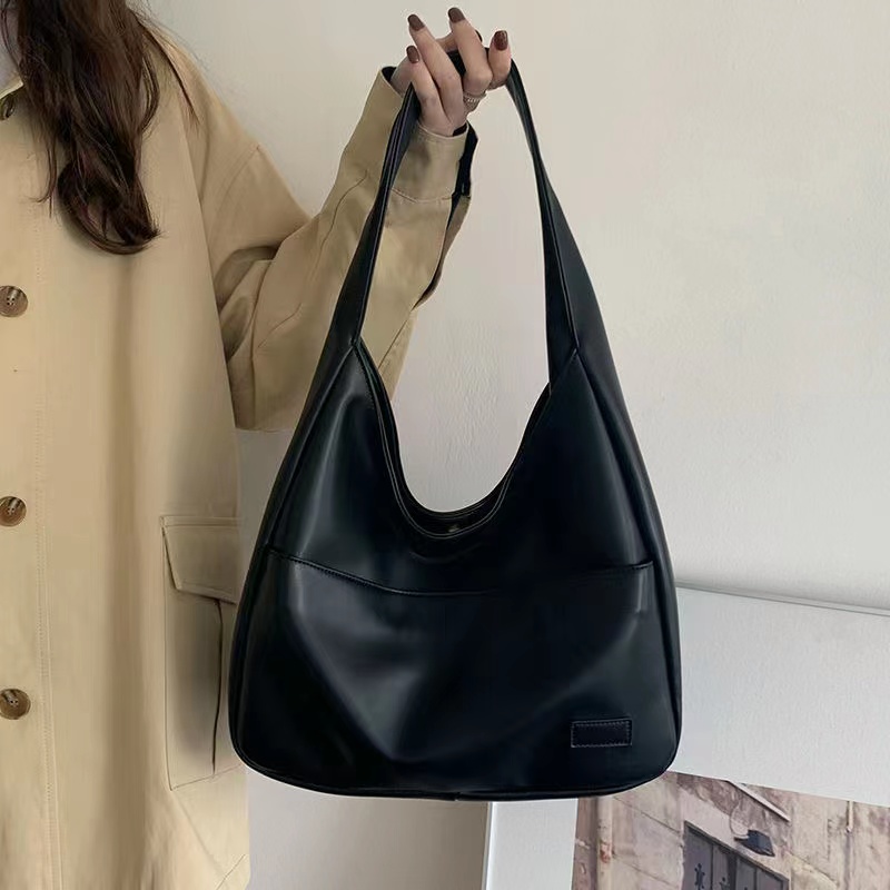 Fashionable Black Leather Tote Bag, Large Capacity, Simple Casual Women's Commuting Bag, Versatile Shoulder Bag