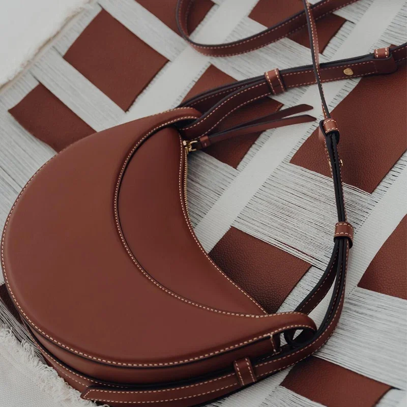 Crescent Shoulder Bag, Fashion Genuine Leather Women's Crossbody Bag with Zipper Closure