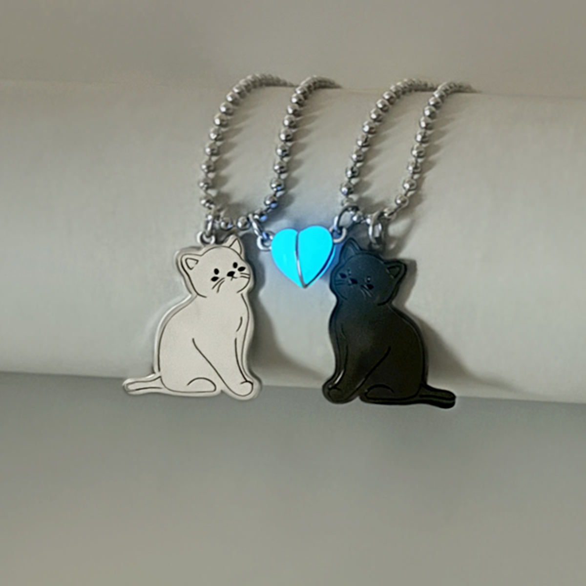Luminous Heart Shaped Magnetic Couple Necklace Set, Stainless Steel Cat Pendant with Steel Bead Chain
