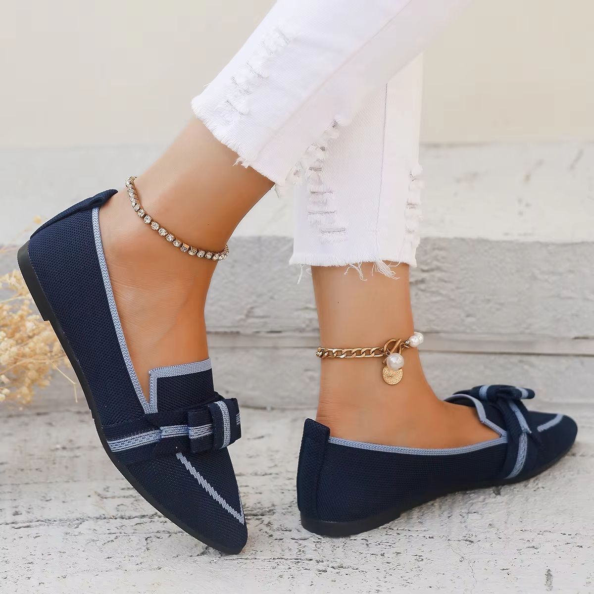 Women's Knitted Flats – Breathable Slip On Walking Shoes with Comfortable Pointed Toe Design