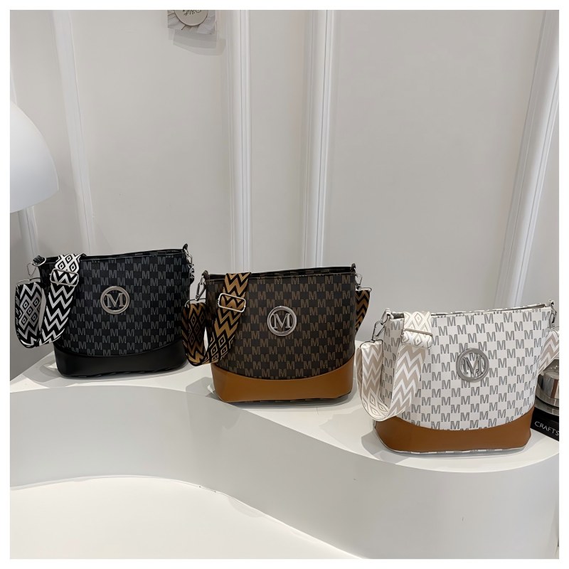 High Quality Retro Color Crossbody Bag Letter Messenger Tote for Business & Leisure