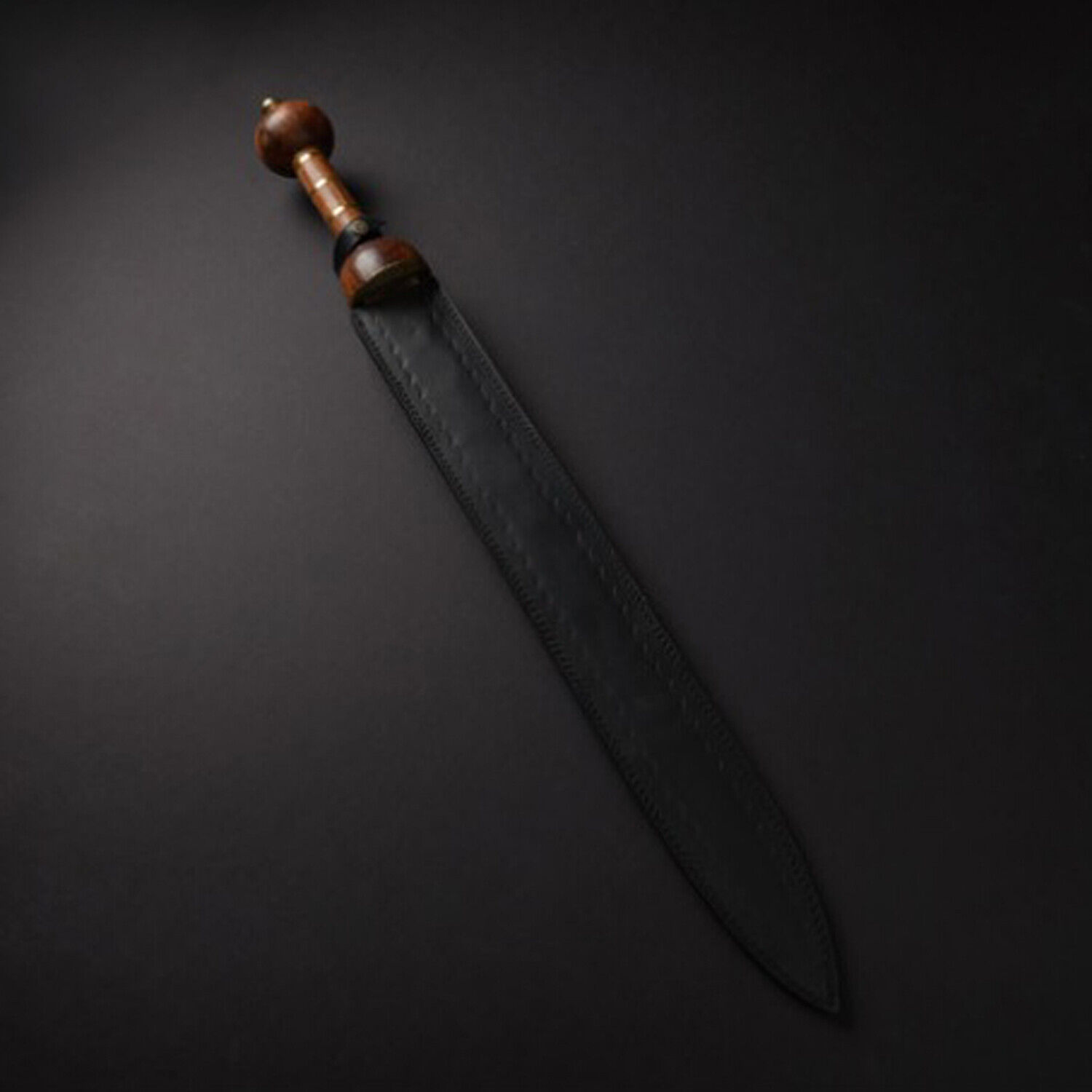 30 Inch Roman Gladiolas, Damascus Steel Hunting Sword, Viking Sword with Leather Sheath