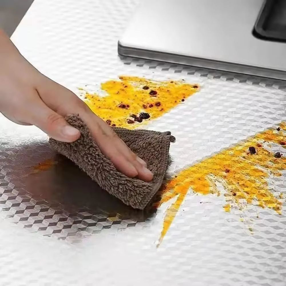 Stove Splash Guard Aluminum Foil Backsplash Roll, Self-Adhesive Oil-Resistant Kitchen Wallpaper