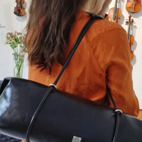 Vintage Large Capacity Boston Pillow Handbag Stylish Motorcycle Shoulder Tote for Women Spicy Girl Fashion