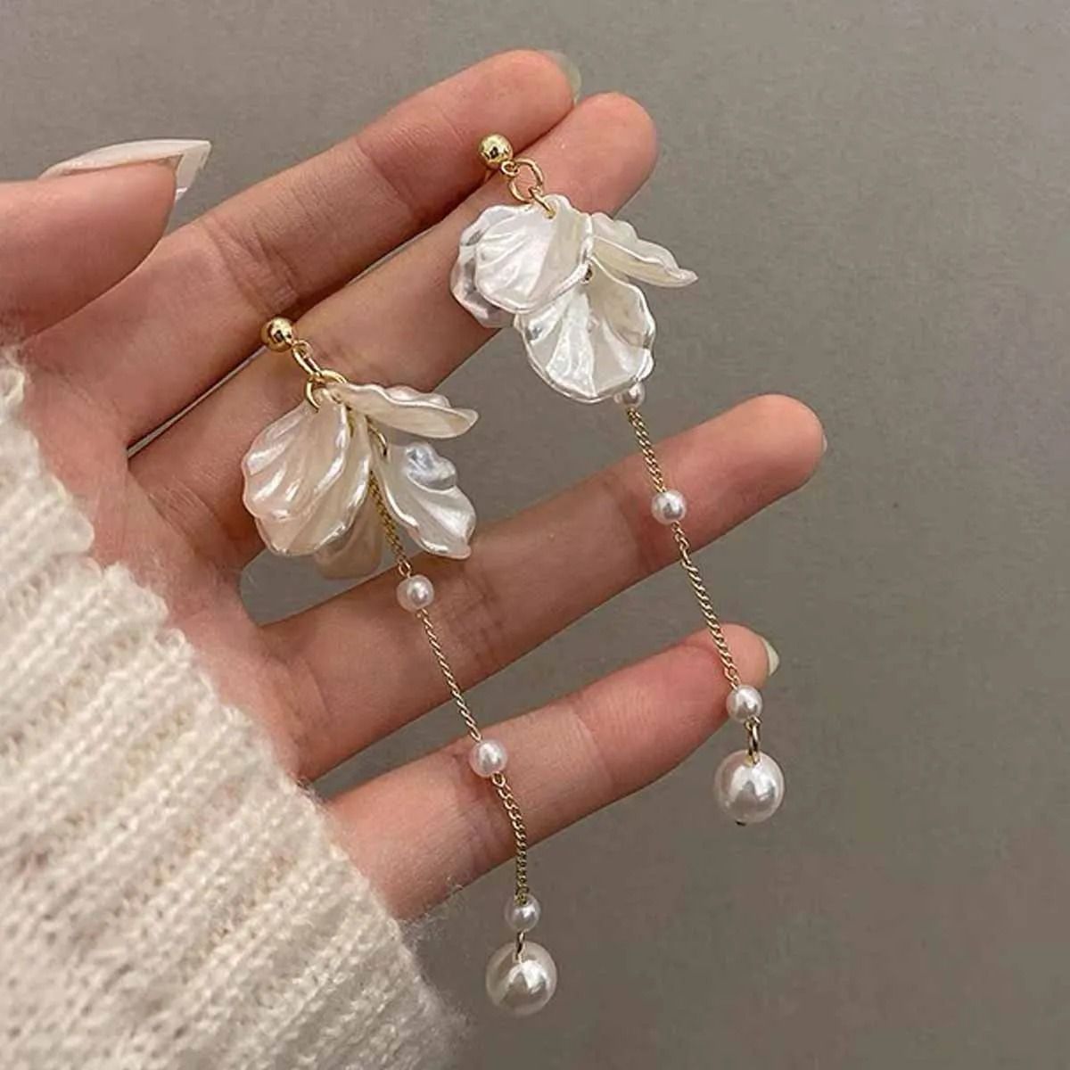 Unique Glossy Shell Flower Pendant Earrings