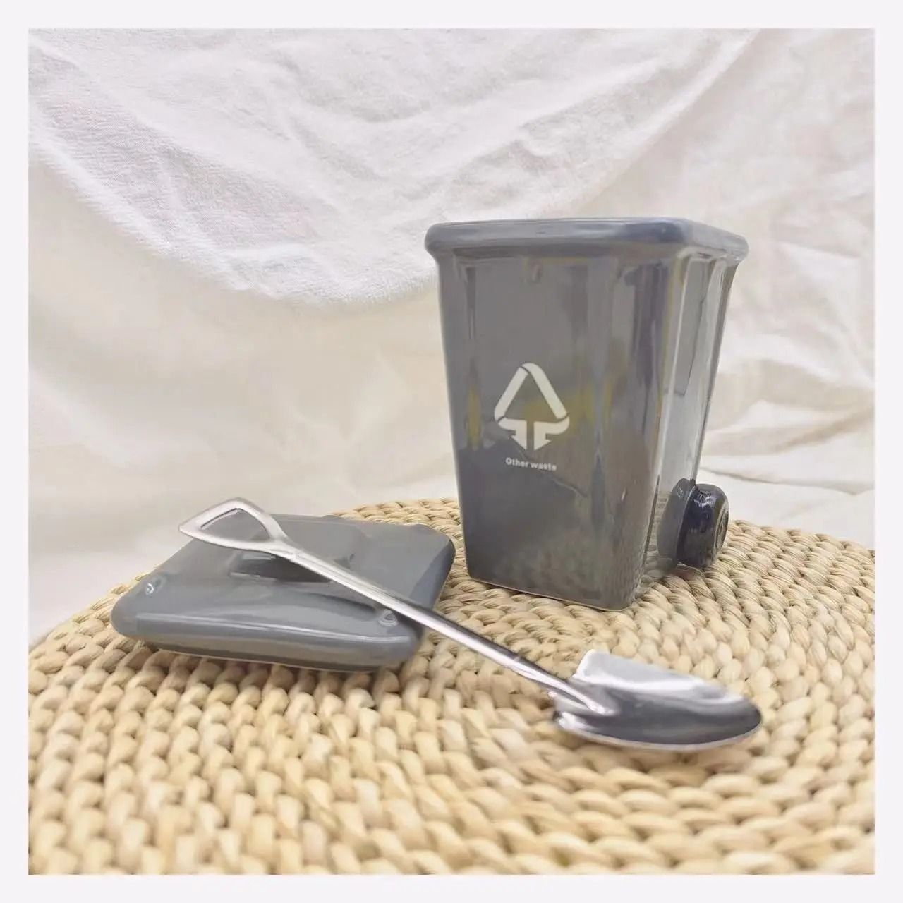 Funny Trash Can Ceramic Mug Trendy Green Coffee Cup with Spoon Cartoon Style Bone China Gift Cup
