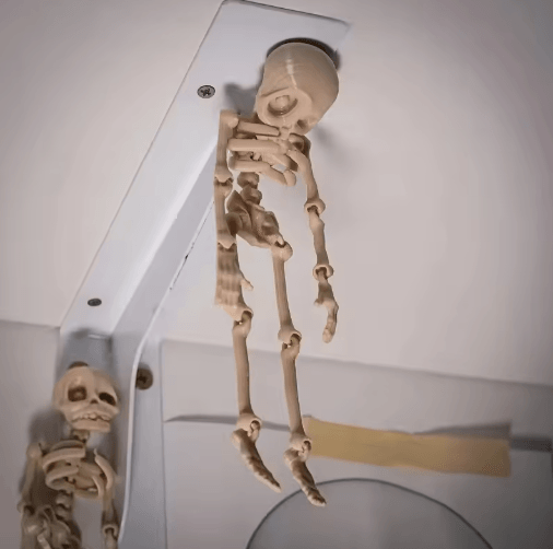 Poseable Magnetic Skull Fridge Magnet with Movable Joints