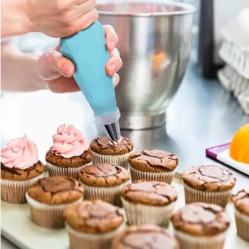 Silicone Piping Bags and Tips Set for Cake Decorating