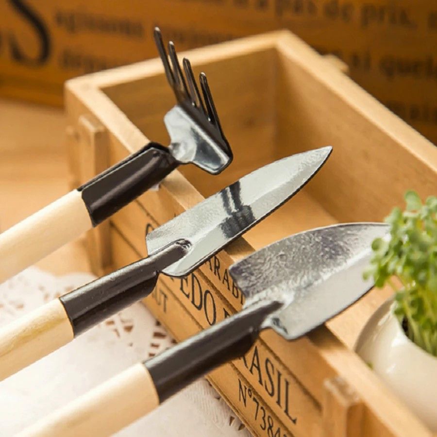 Premium Wood-Handle Heavy-Duty Hand Shovel & Garden Trowel Set – 3-Piece Planting & Transplanting Kit