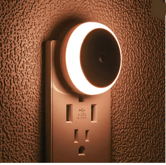GlowEase Plug-In Smart Dusk to Dawn LED Night Light