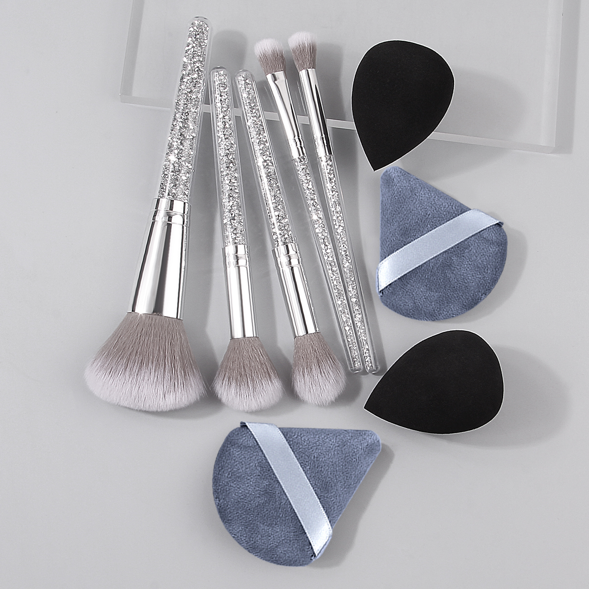 Makeup Brush Set with Diamond Handles, Soft Bristle Blush Eyeshadow Contouring Brush, Makeup Sponge Powder Puf