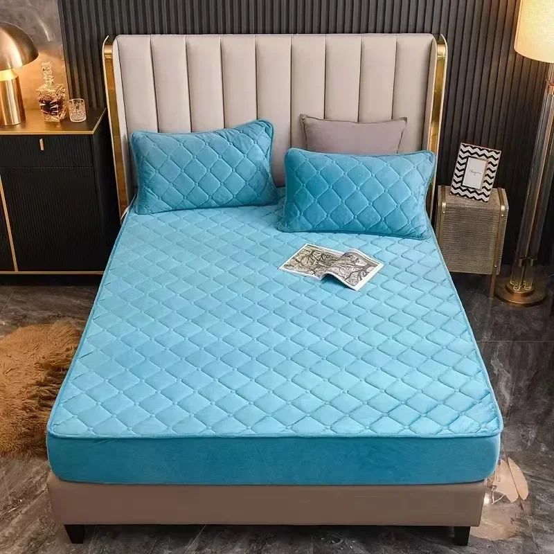 Plush Thickened Crystal Velvet Quilted Mattress Cover