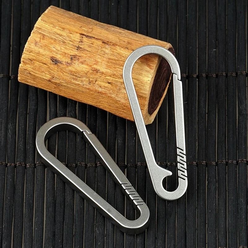 Multifunctional Titanium Alloy Quick Release Keychain – Ultra-Light Carabiner Car Keyring