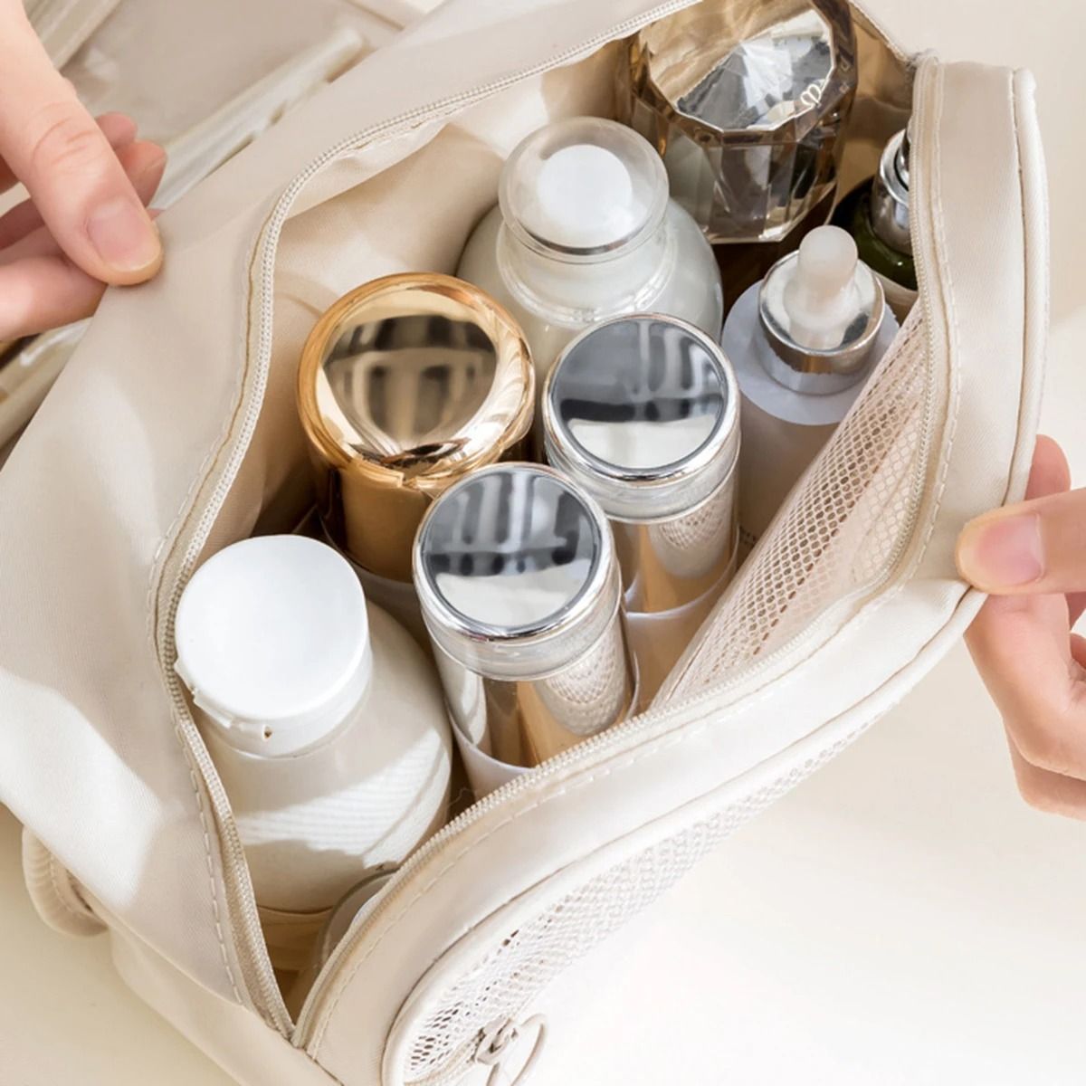 Multi-Functional Hanging Toiletry and Dry-Wet Separation Travel Bag