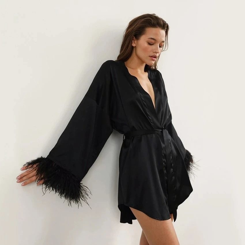 Luxurious Feather-Trimmed Satin Bathrobe – Professional Mini Peignoir & Loose Bridal Wedding Robe