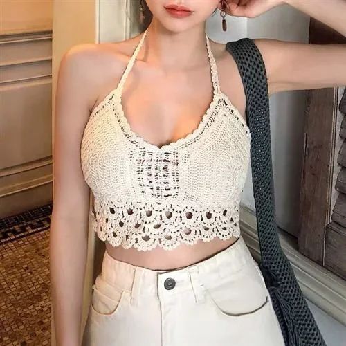 Retro Lace Halter Hollow-Out Crop Top – Tassel Beach Cami with Built-In Bra