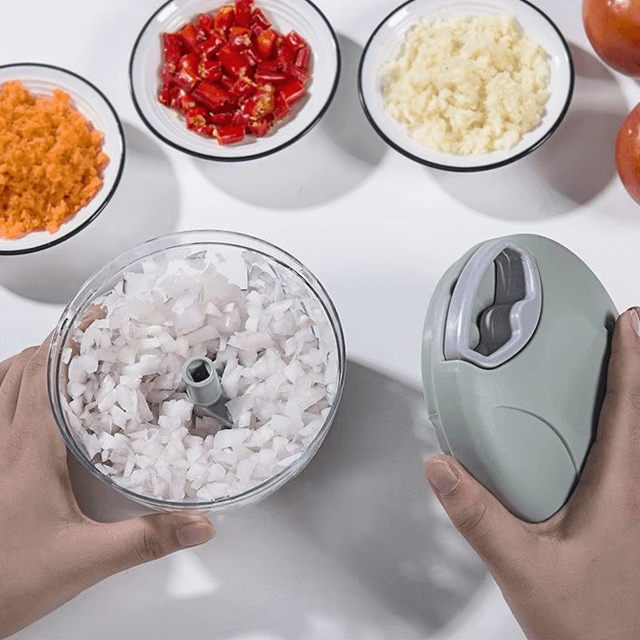 Effortless Manual Chopper 500ML Vegetable and Garlic Cutter