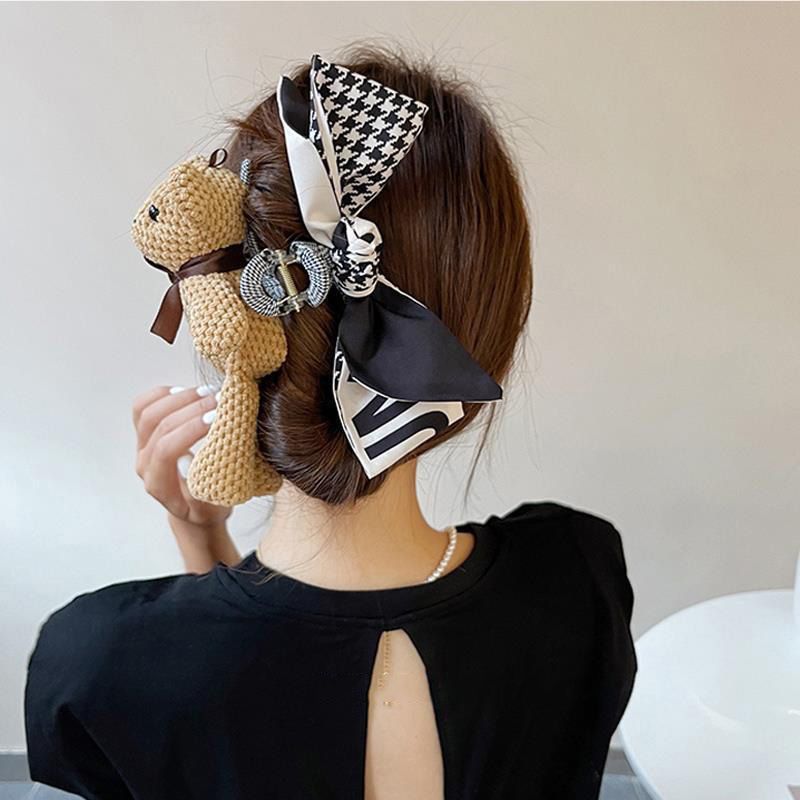 Cute Bear Hairpin for Women – Sweet Grip Shark Clip with Large Bow for Autumn & Winter Hair Accessories