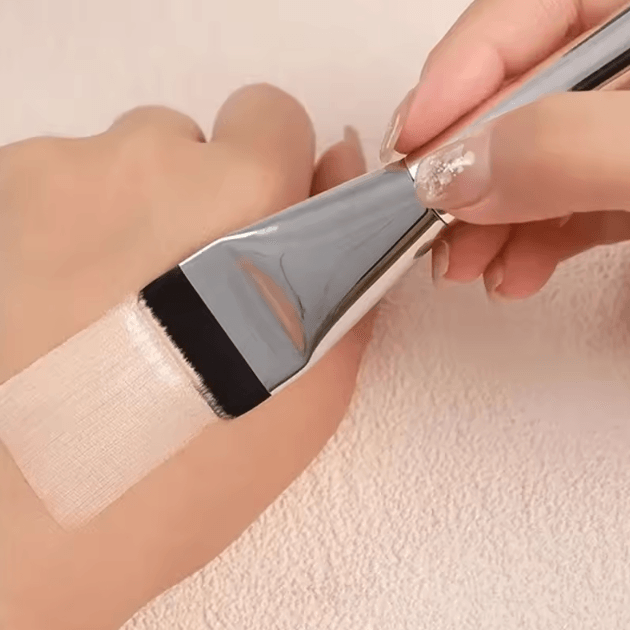 FlawlessLine Ultra Thin Flat Foundation Brush Precision Concealer Makeup Tool