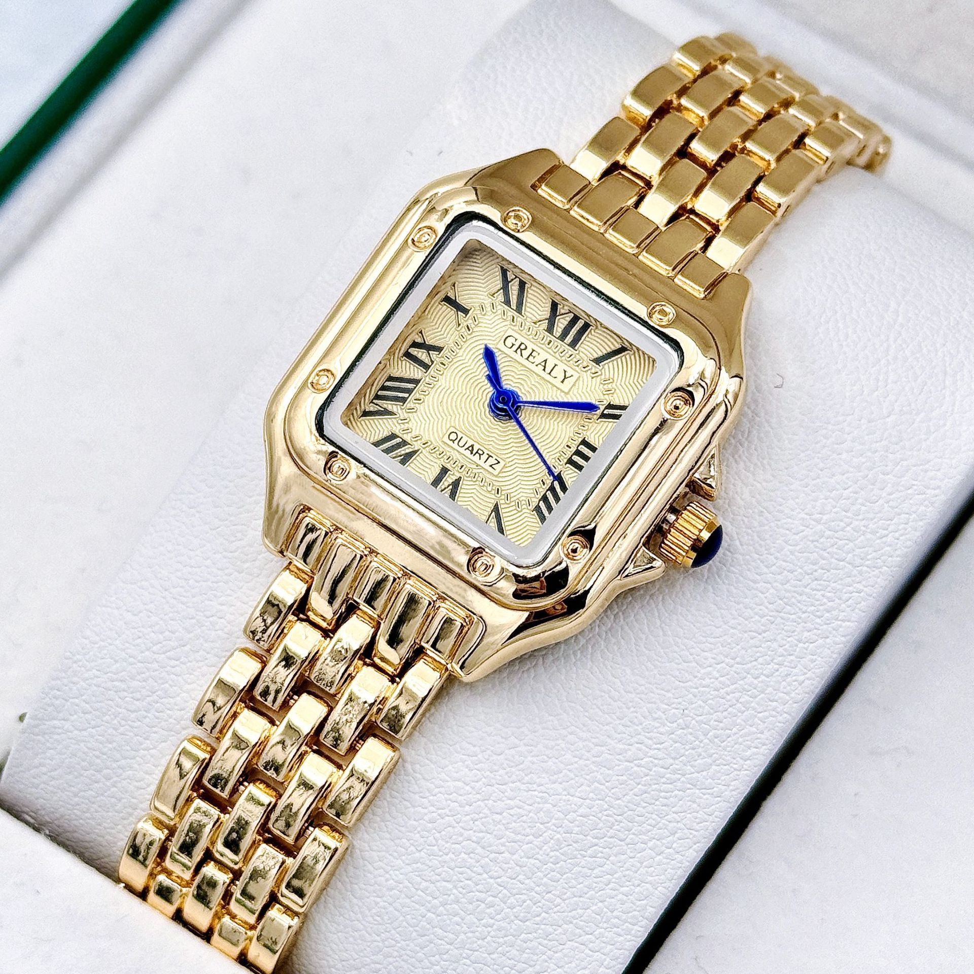 Elegant Gold Stainless Steel Women's Quartz Wristwatch Light Luxury Business Fashion Watch