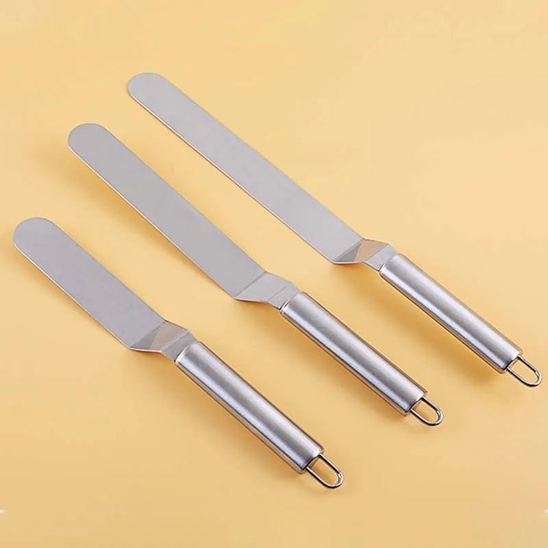 Stainless Steel Cake Spatula – Precision Pastry & Decoration Tool