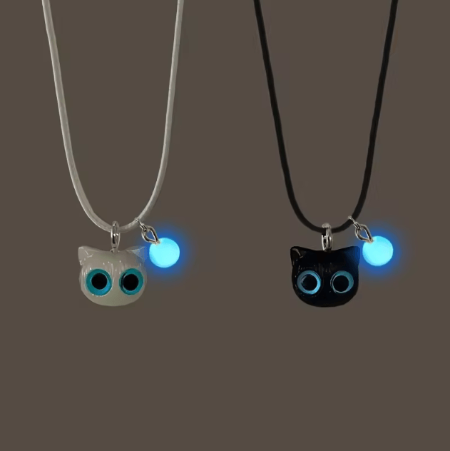 GlowCat Big Eye Luminous Necklace – Trendy Black Cat Pendant Cartoon Jewelry Gift for Women