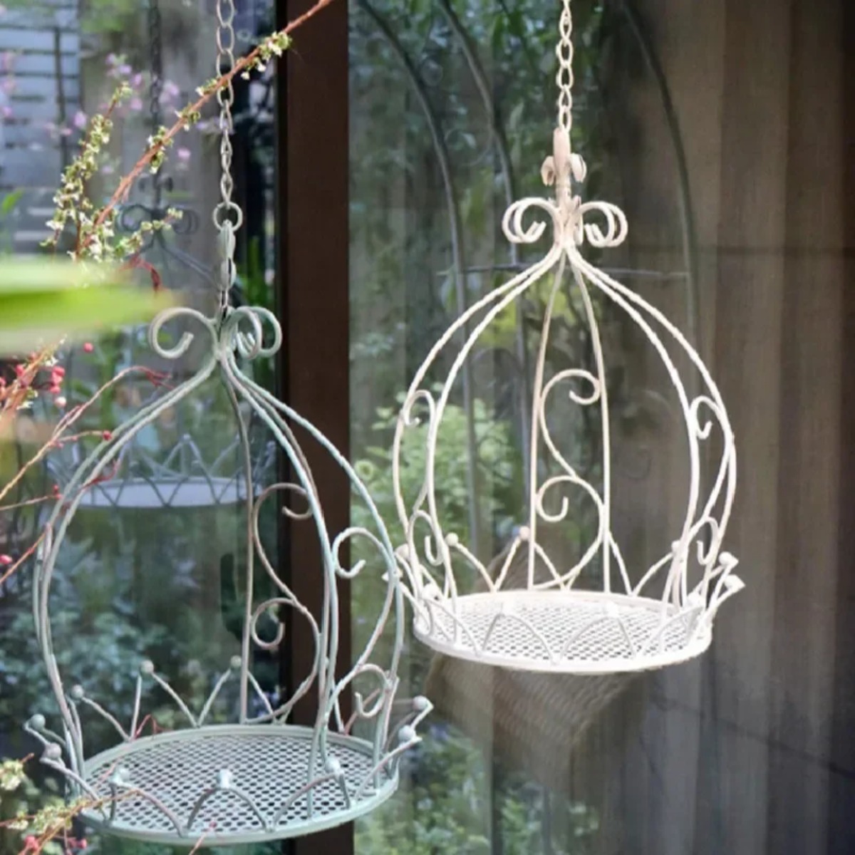 Retro Metal Hanging Flower Basket Sturdy Wall Mount Rack for Outdoor & Indoor Garden Decor